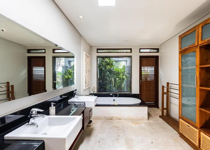 Villa Seven Kejora - Beachfront Estate