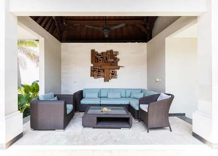 Seven Kejora - Beachfront Estate