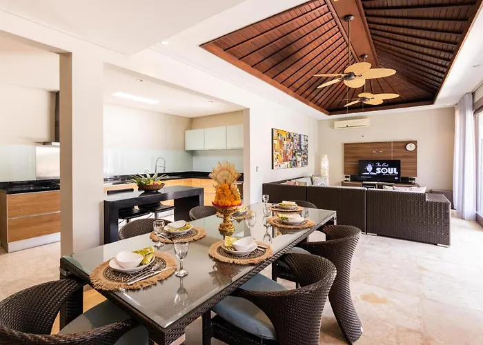 Villa Seven Kejora - Beachfront Estate *